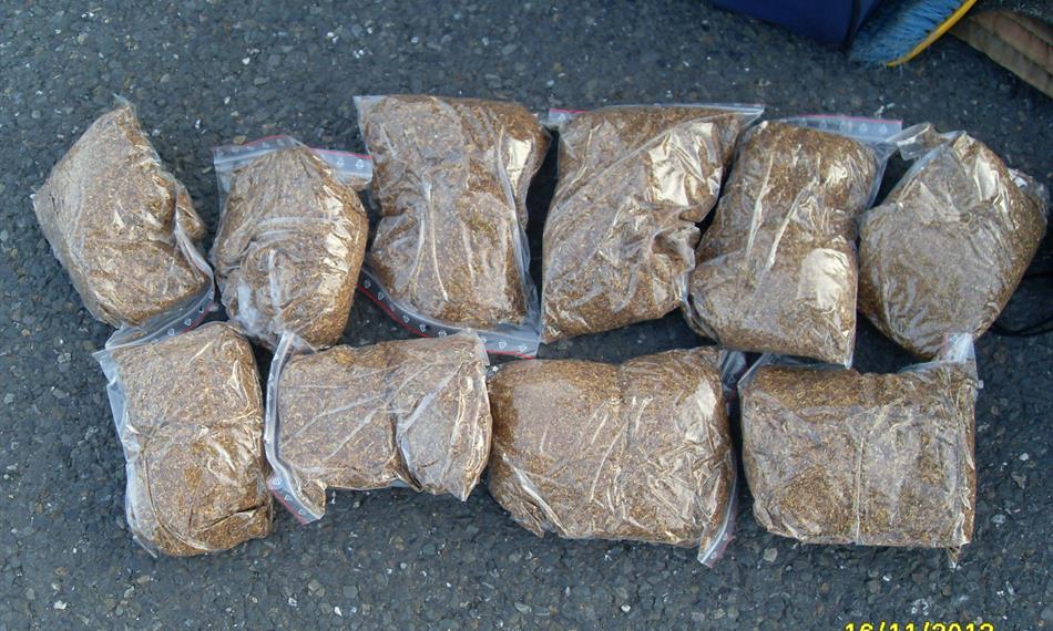 2013-11-21-1350benzínka - cigarety 2.JPG